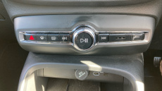 Volvo XC40 2.0 B3P Core 5dr Auto Petrol Estate